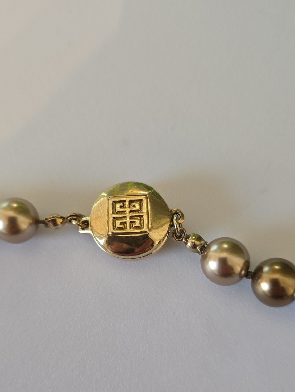 Givenchy Vintage Gold Tone Faux Pearl Crystal Bead Necklace 17.5” Statement - Picture 5 of 8